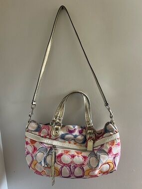 Coach Vintage Poppy Dream C Patterned Bag with Gold metallic Accents. EUC.
